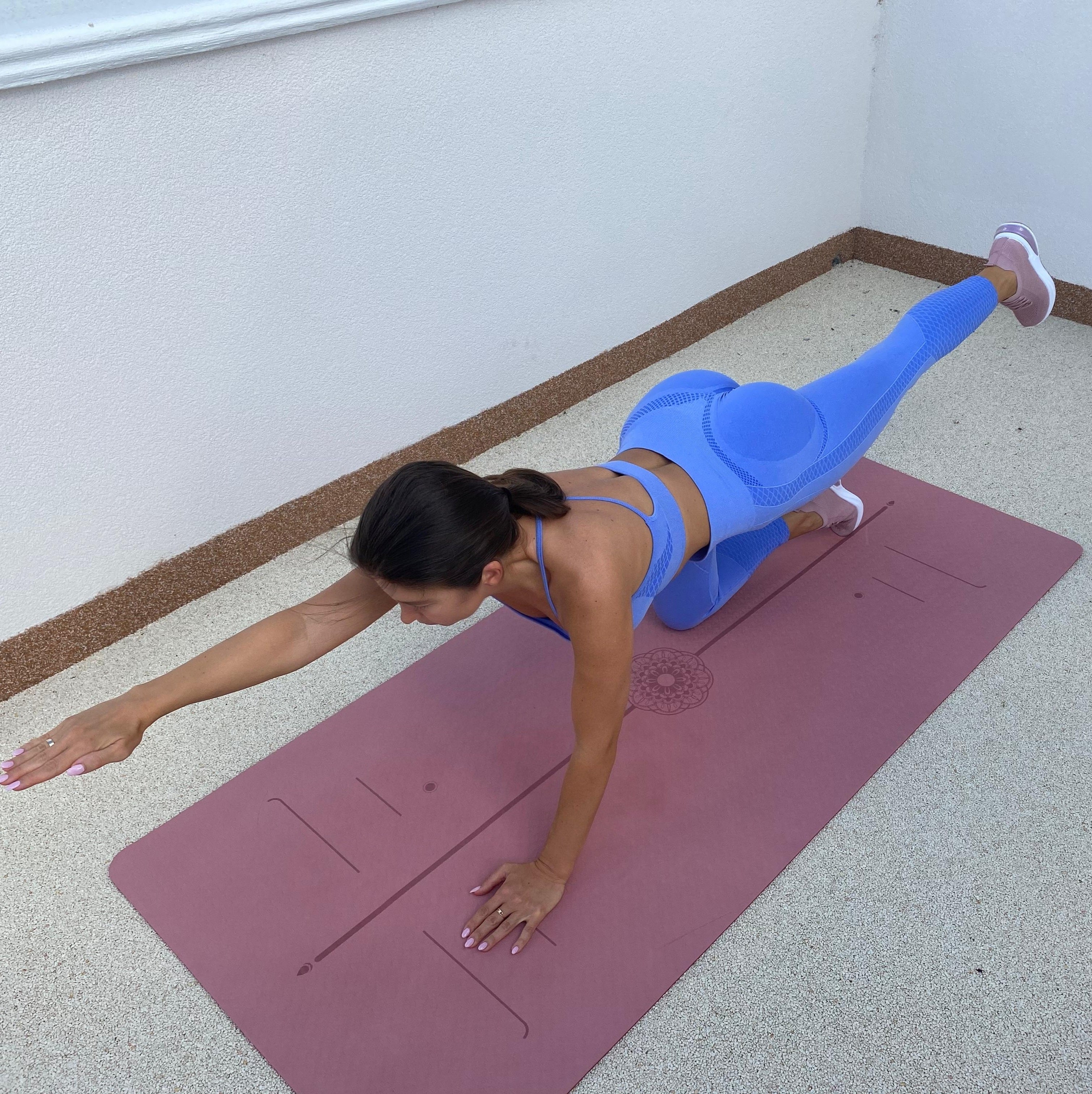 BOLJA VERZIJA SEBE ZA 21 DAN  Kućni treninzi dizajnirani specijalno za zauzete, zaposlene mame koje nemaju mnogo vremena za sebe